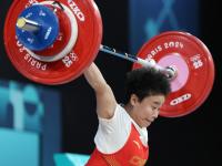 开云体育入口-破纪录！女子举重比赛中的一幕让人热血沸腾的简单介绍