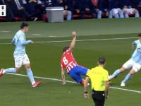 开云APP-某球队在比赛中全面击败对手