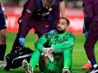 开云体育下载-足球比赛意外发生意外，球队踌躇不前