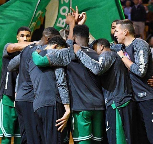 关于绿军成功突围，安全度过首轮战的信息