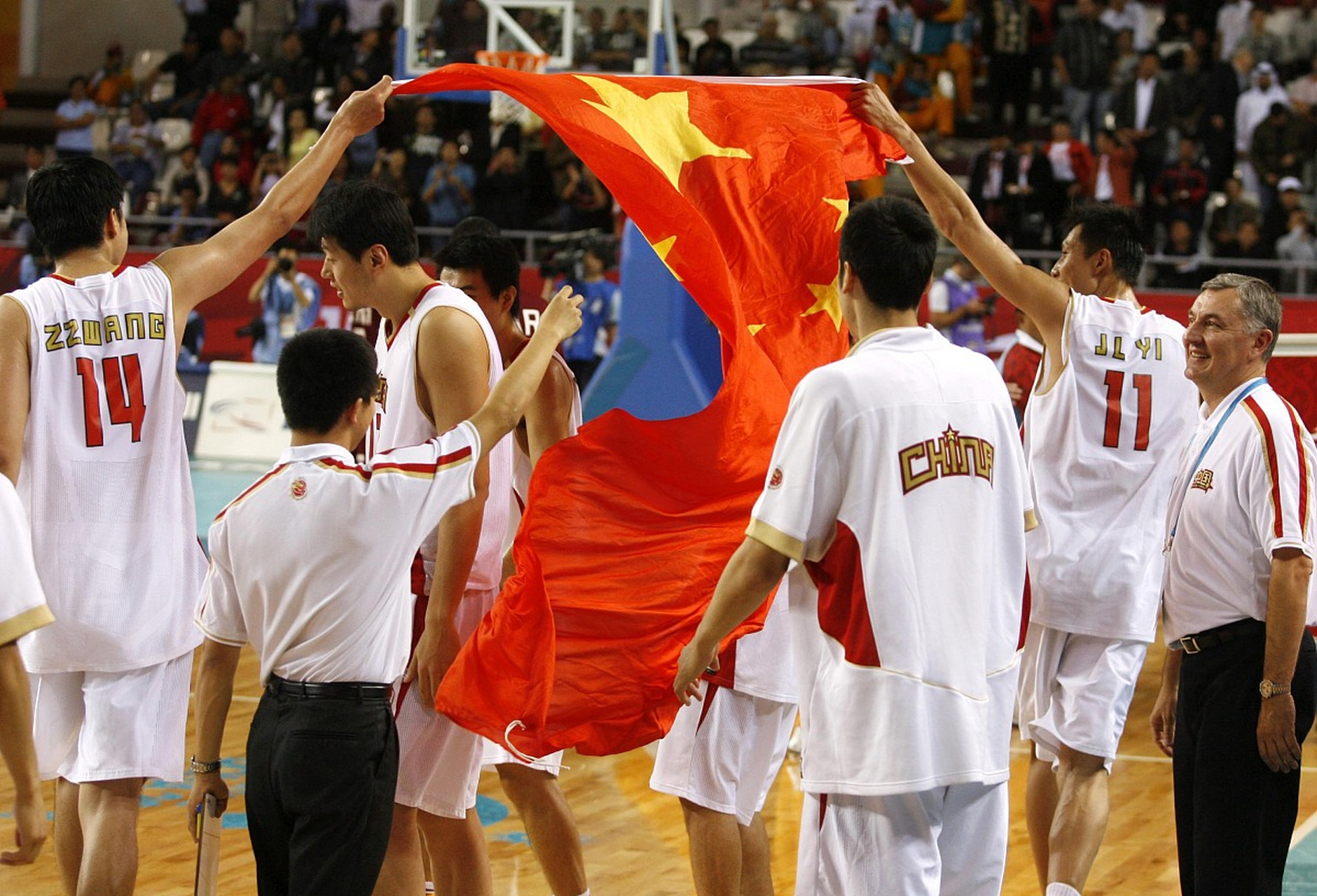 福建男篮带走客场胜利,全队互助拼搏扬眉吐气的简单介绍 福建男篮带走客场胜利,全队互助拼搏扬眉吐气的简单介绍