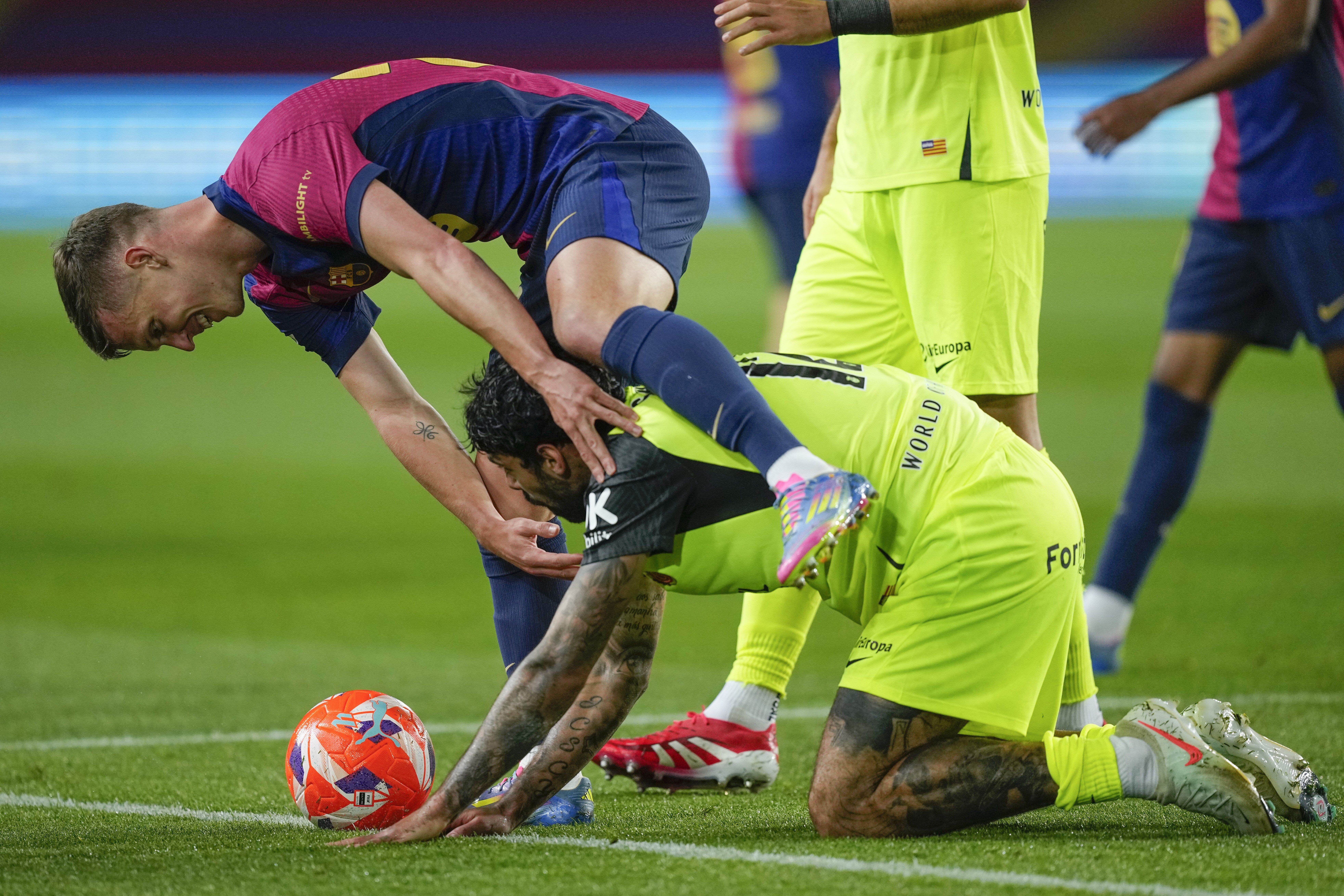 世界级足球比赛在赛场上掀起高潮 世界级足球比赛在赛场上掀起高潮