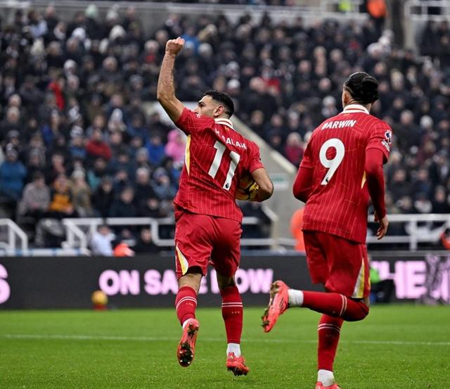 包含曼联逆袭绝平南安普顿，小胜切尔西升至第三的词条