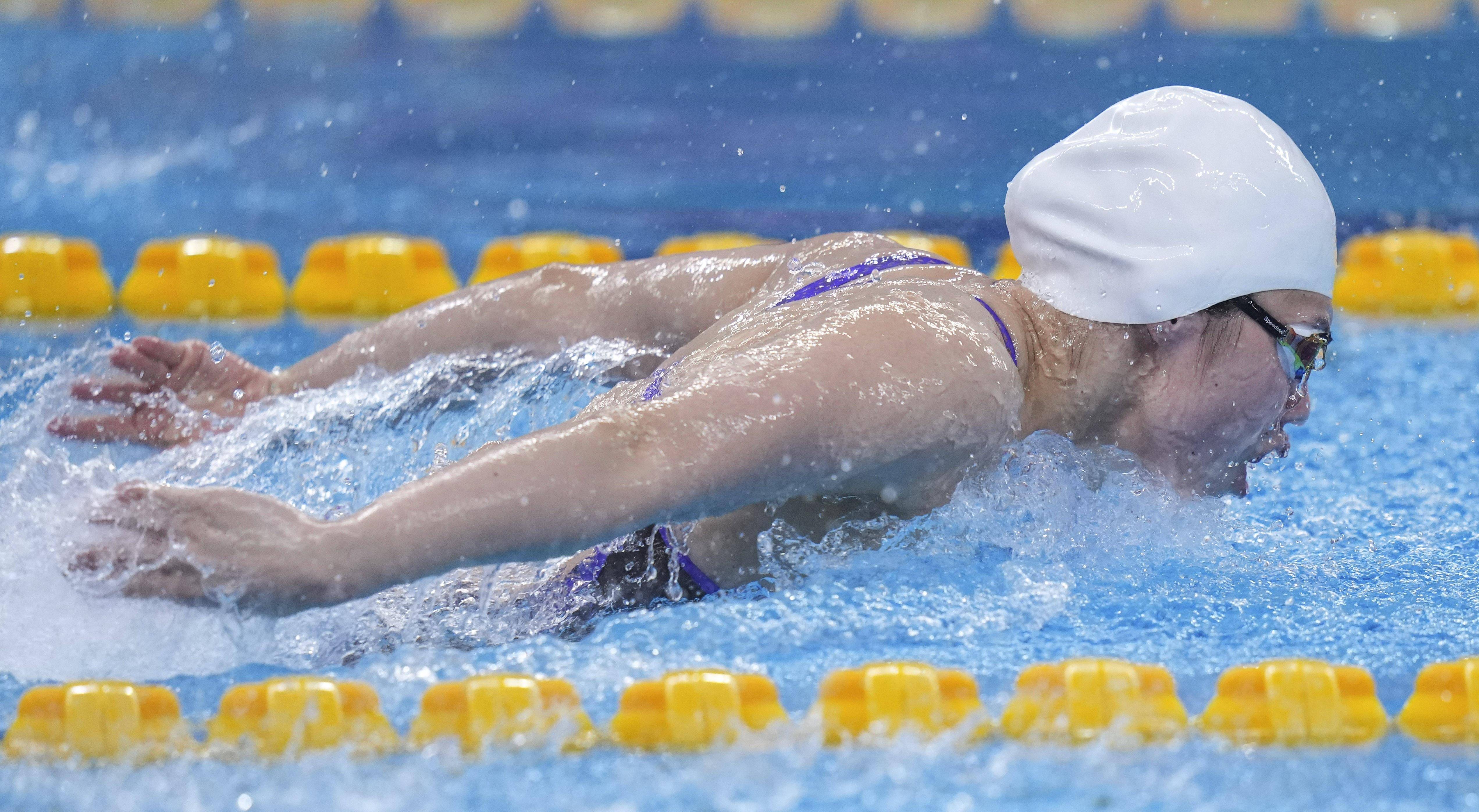 泳坛传奇！美国选手在游泳比赛中创造新记录的简单介绍