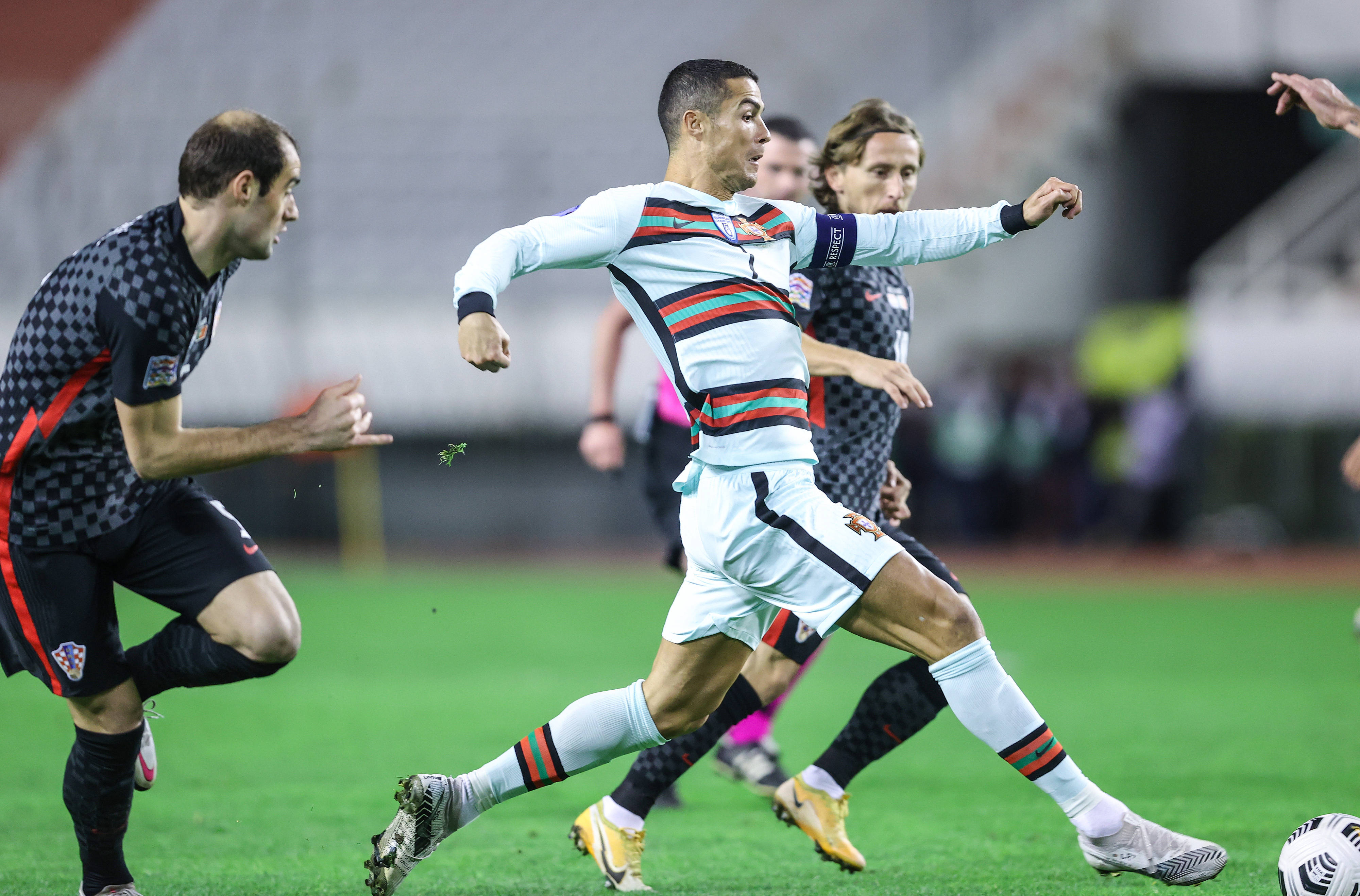 克罗地亚队在比赛中展现出色实力，轻松取胜的简单介绍