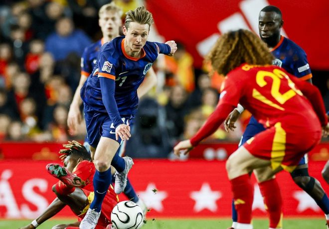 包含荷兰球员突破重围，率队奏响胜利之歌的词条