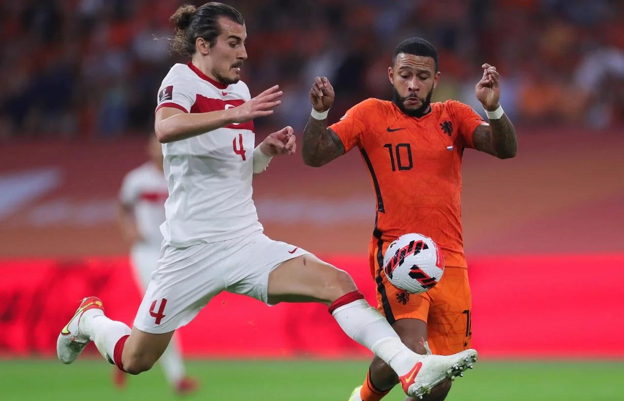 荷兰队球员换帅调整战术 荷兰队球员换帅调整战术