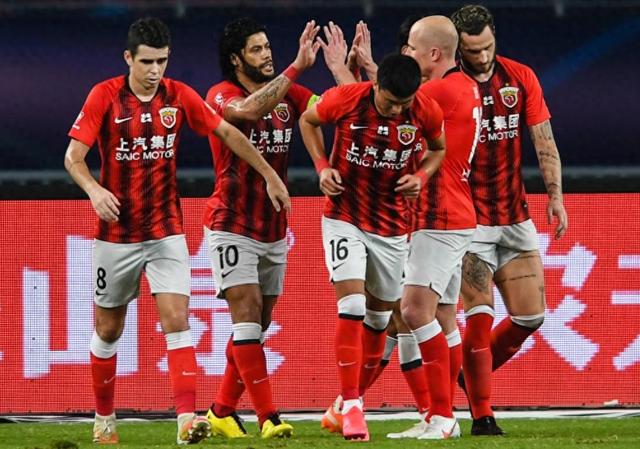 关于新援表现抢眼,球队士气高涨的信息 关于新援表现抢眼,球队士气高涨的信息