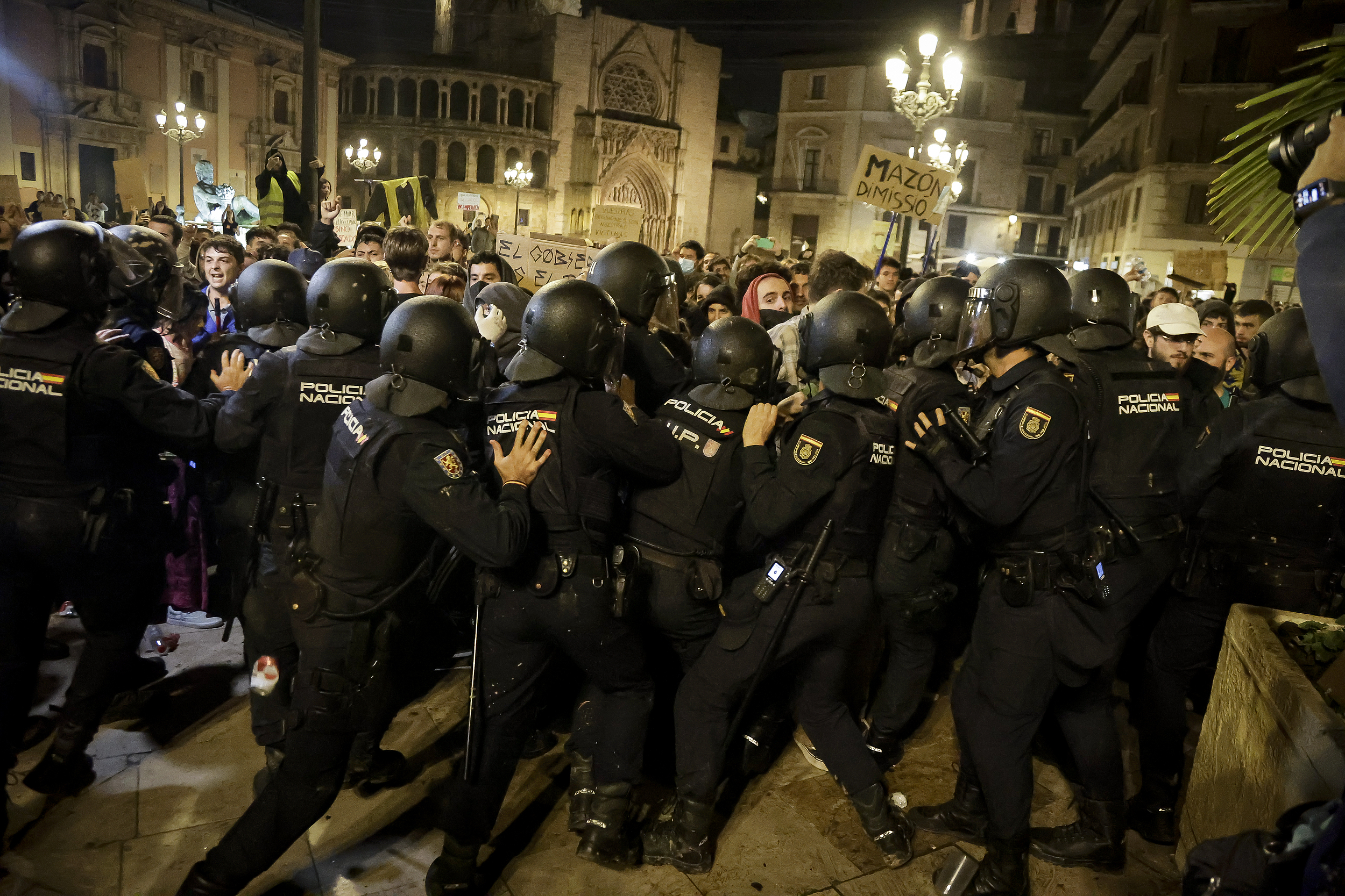 瓦伦西亚再下一城,热火掩护敌手的简单介绍 瓦伦西亚再下一城,热火掩护敌手的简单介绍