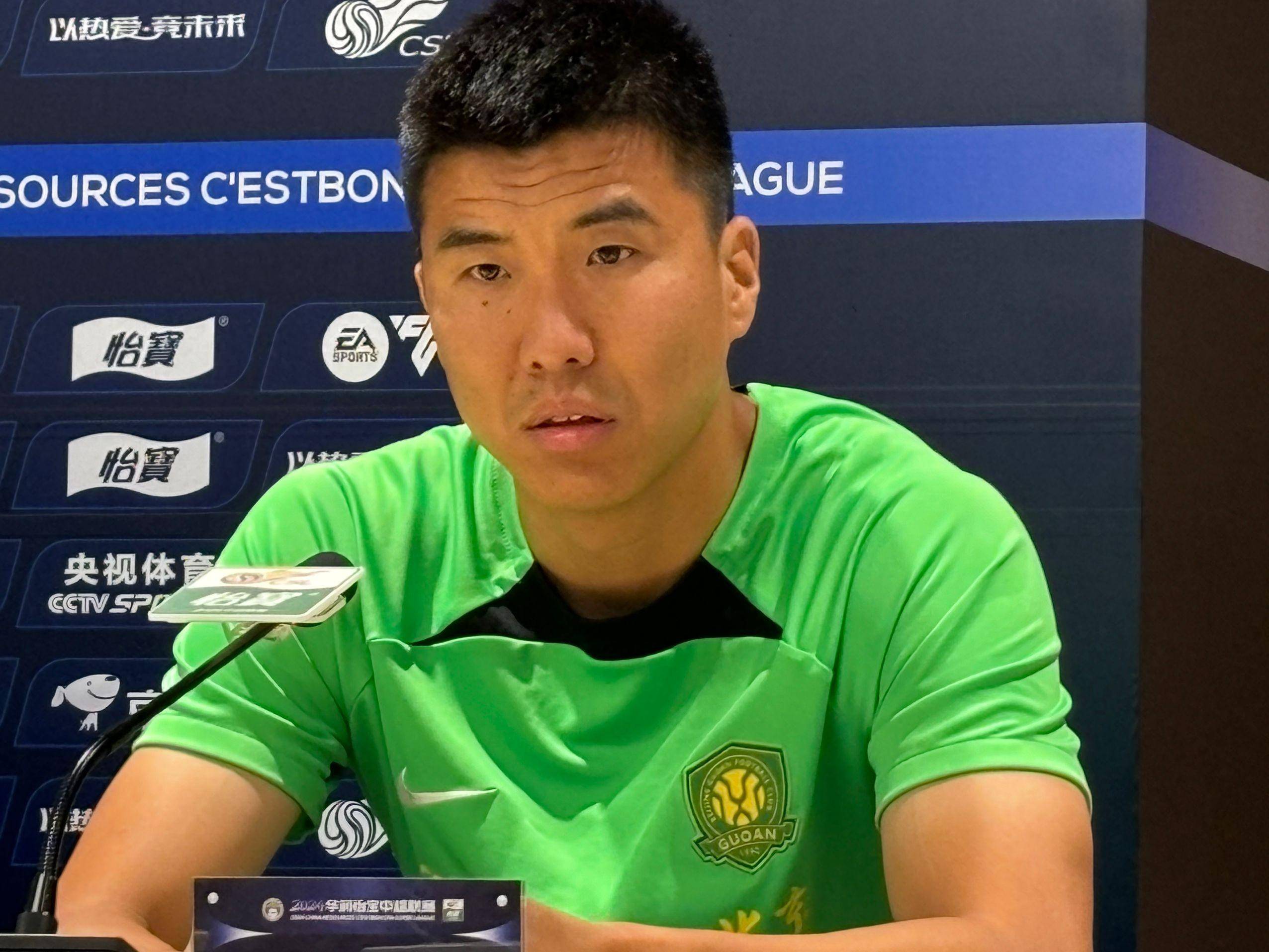 主场作战稳操胜券,球队连胜不断 主场作战稳操胜券,球队连胜不断