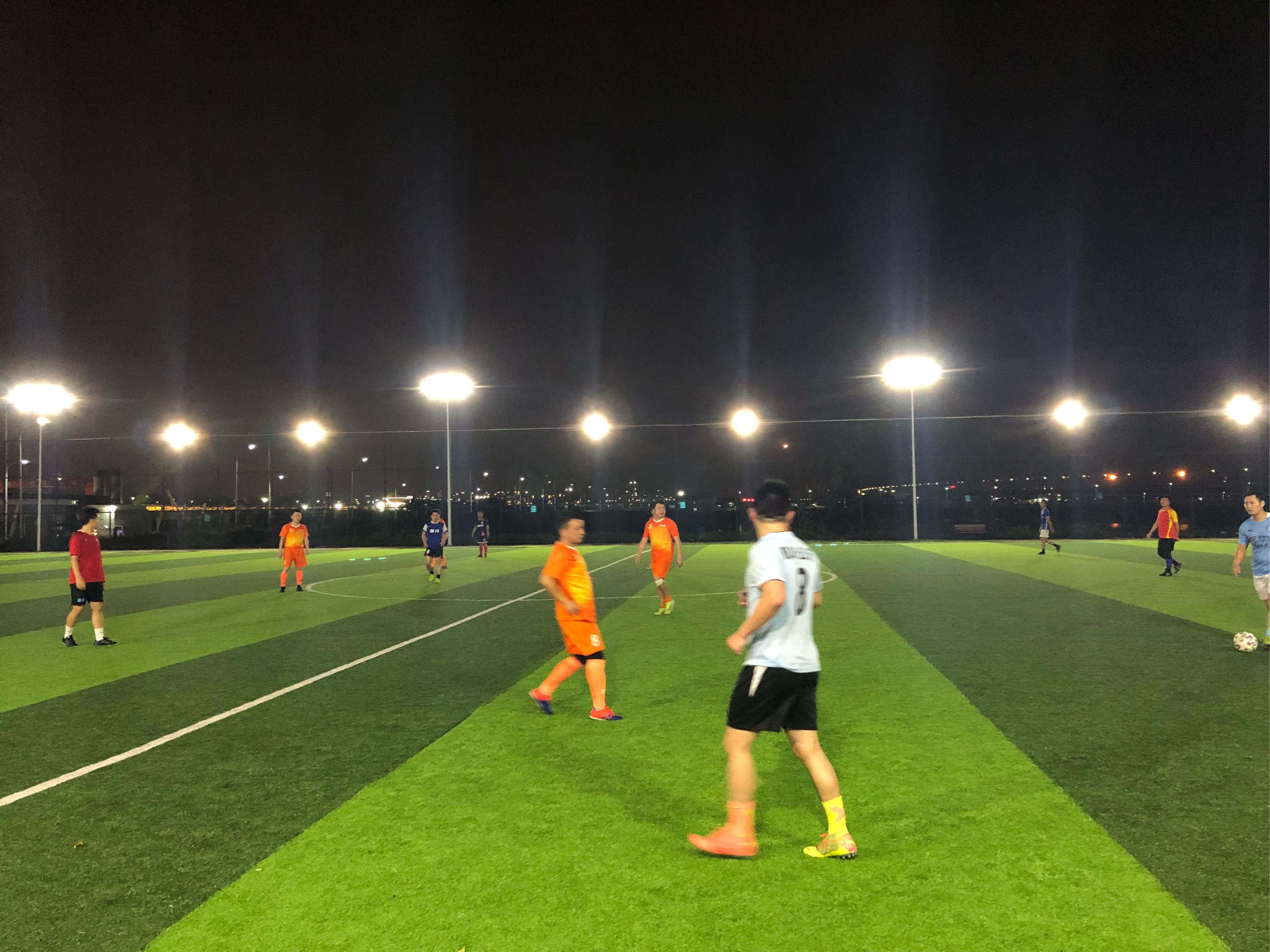 包含足球比赛中的轮番对攻让人目不转睛的词条 包含足球比赛中的轮番对攻让人目不转睛的词条