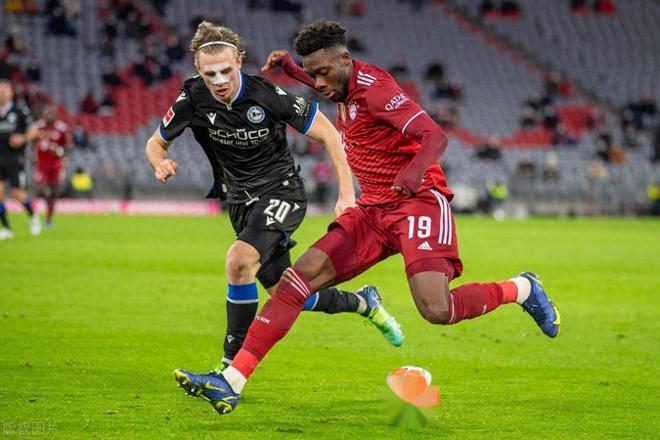 包含美因茨客场挑战强敌，展现实力的词条