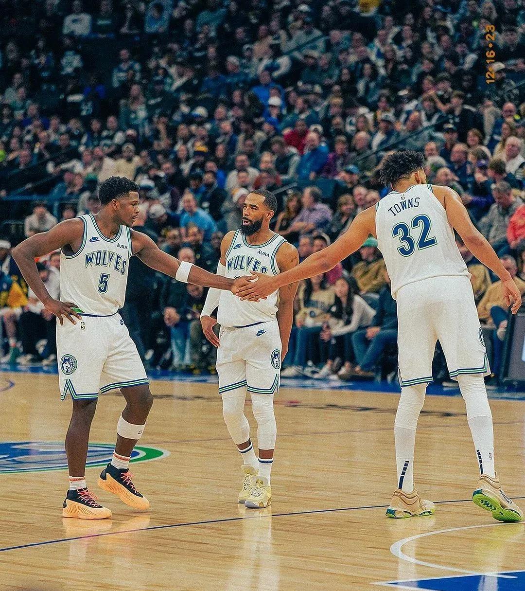 尼克斯队内讧事件曝光,管理层或将重整队伍的简单介绍 尼克斯队内讧事件曝光,管理层或将重整队伍的简单介绍