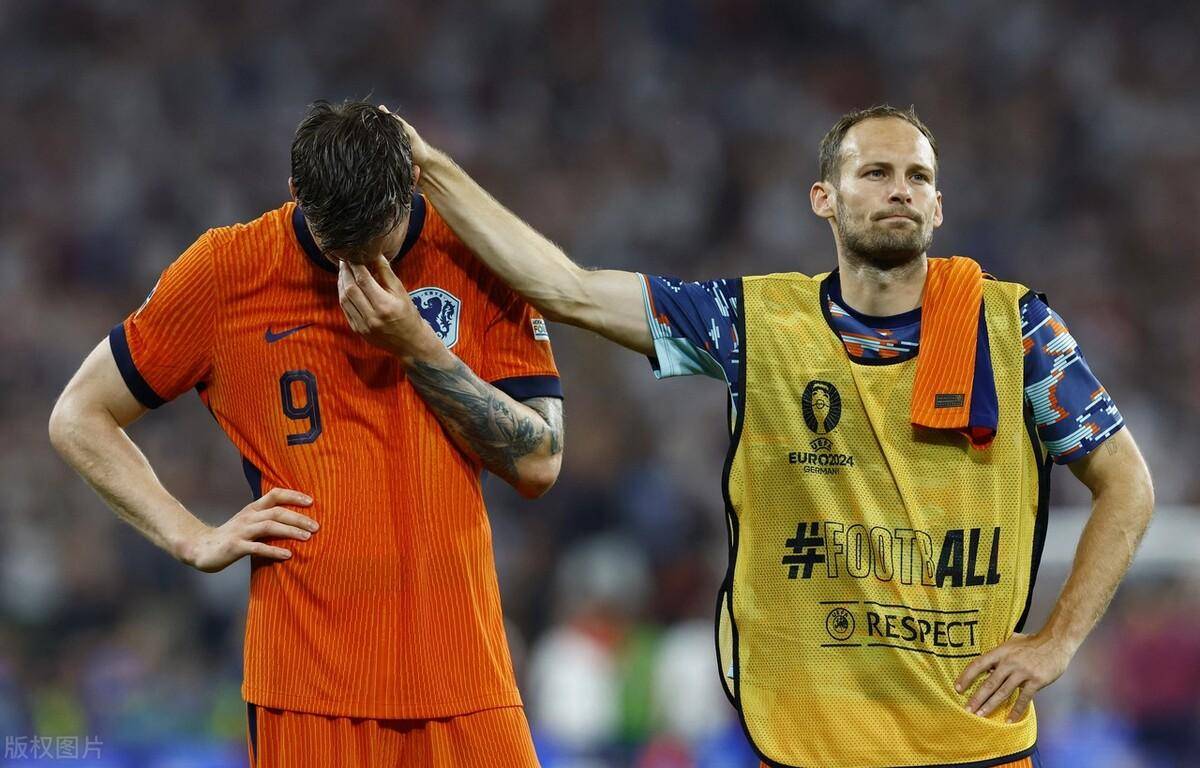 荷兰西班牙擦肩,决出争冠对手 荷兰西班牙擦肩,决出争冠对手
