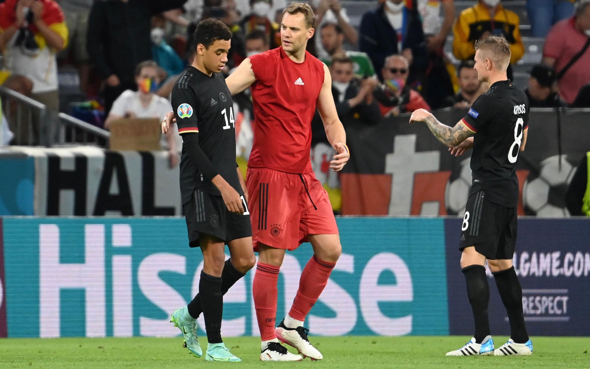 德国力争主场取胜,稳固小组头名位置 德国力争主场取胜,稳固小组头名位置