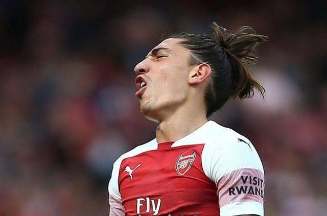 里昂新援表现惊艳,引发球迷狂热追捧的简单介绍 里昂新援表现惊艳,引发球迷狂热追捧的简单介绍