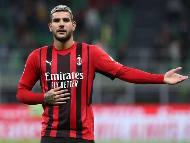 AC米兰前锋持续发挥稳定,球队积极积分 AC米兰前锋持续发挥稳定,球队积极积分