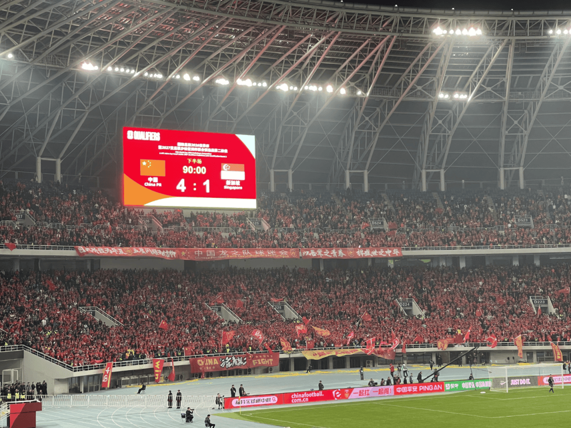 某球队在比赛中全面击败对手 某球队在比赛中全面击败对手