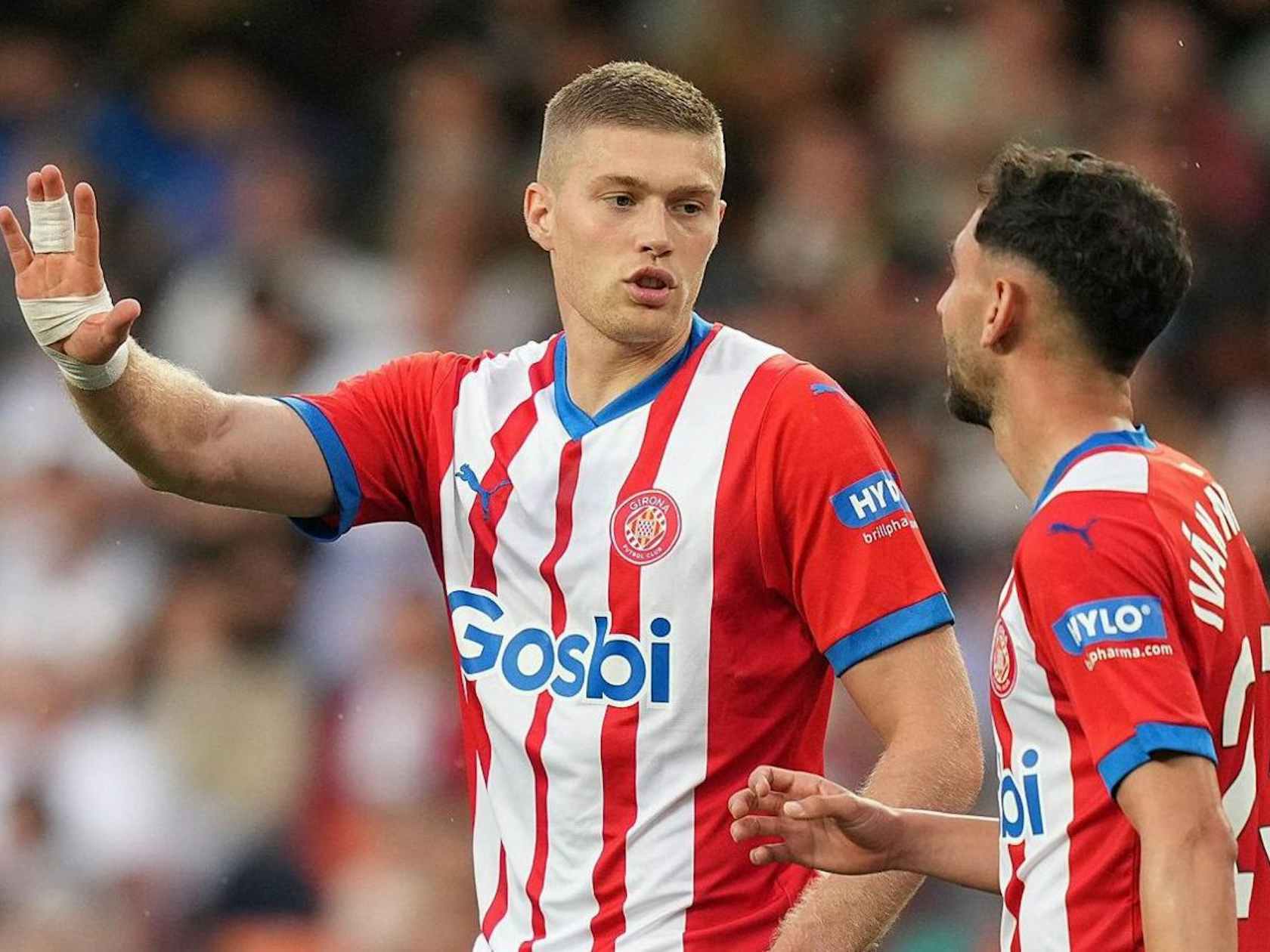 赫罗纳主场艰难获胜，保持稳定