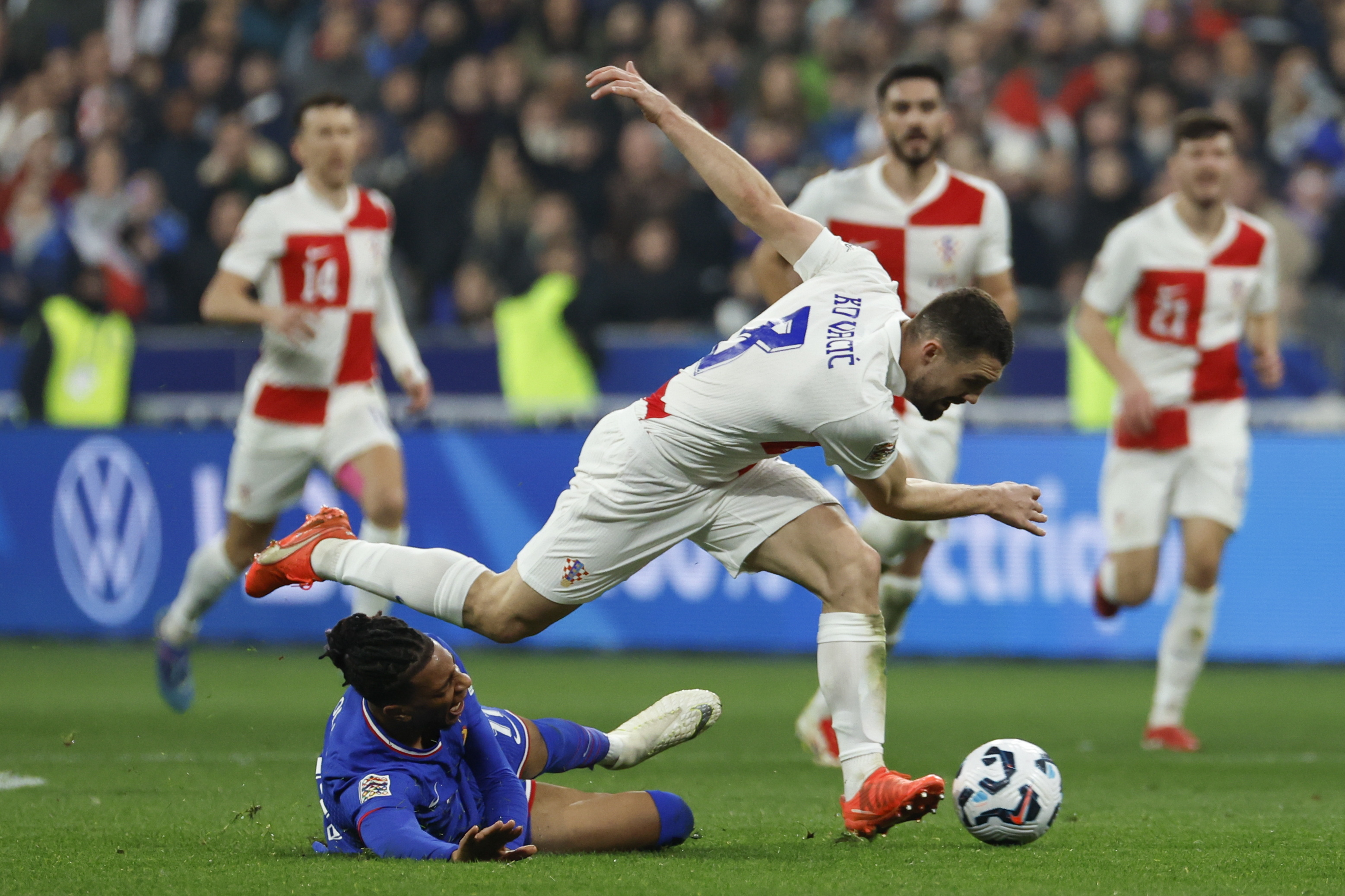 足球欧国联比赛热度持续增长,球员实力斗志昂扬的简单介绍 足球欧国联比赛热度持续增长,球员实力斗志昂扬的简单介绍