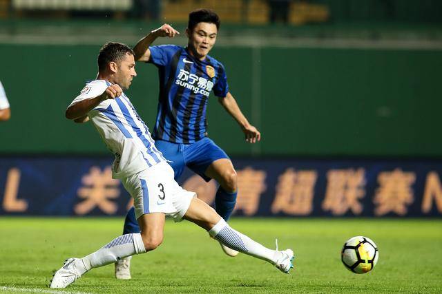 富力挑战苏宁,关键之战赛场上演 富力挑战苏宁,关键之战赛场上演