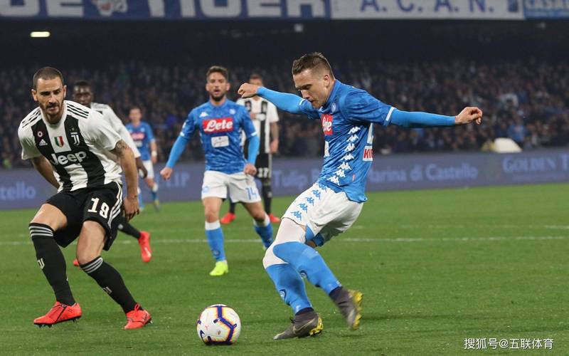 卡利亚里队员在比赛中表现出色