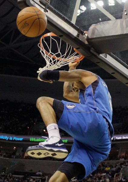 小牛击败奇才，哈基姆切赫表现抢眼，控球能力出色