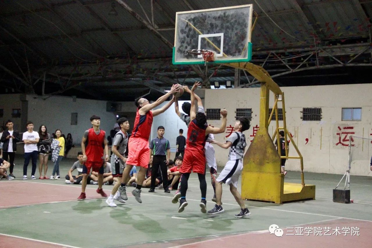 三亚男篮全力拼搏，取得胜利