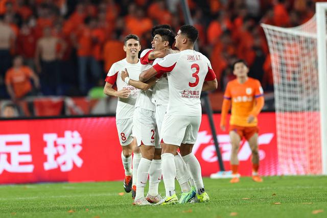 包含国内足球职业赛事最新对决:一场逆转震撼全场的词条 包含国内足球职业赛事最新对决:一场逆转震撼全场的词条