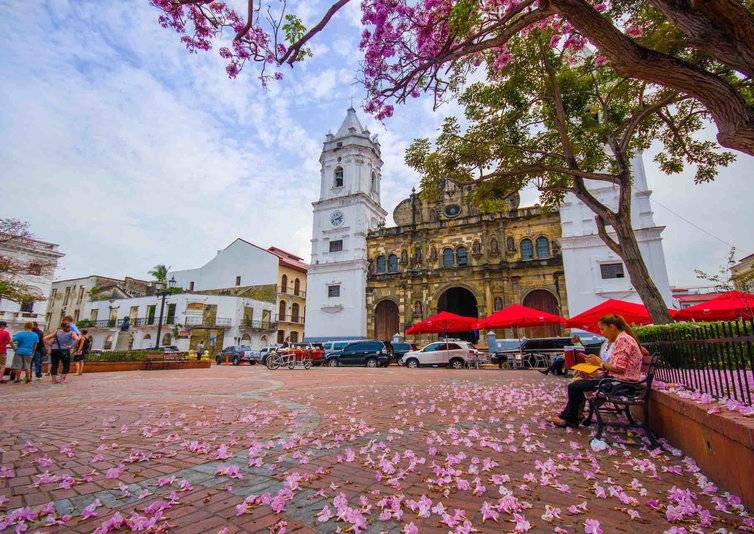 巴拿马代表团勇不可挡，飒爽英姿