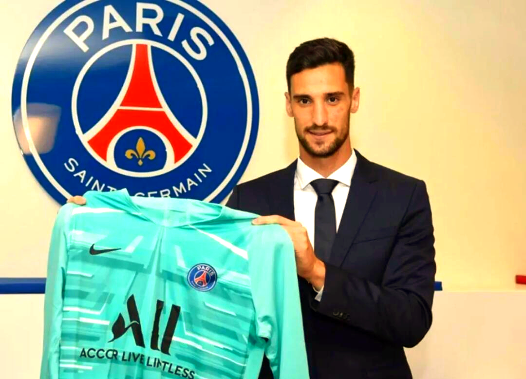 包含里昂大胜圣埃蒂安，冲上联赛榜首的词条