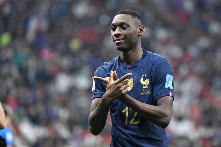 法兰克福客场逆转,斩获重要三分 法兰克福客场逆转,斩获重要三分