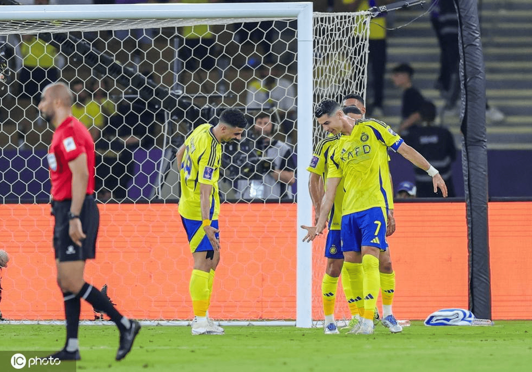 罗诺拉队在国际赛事中斩获重要胜利