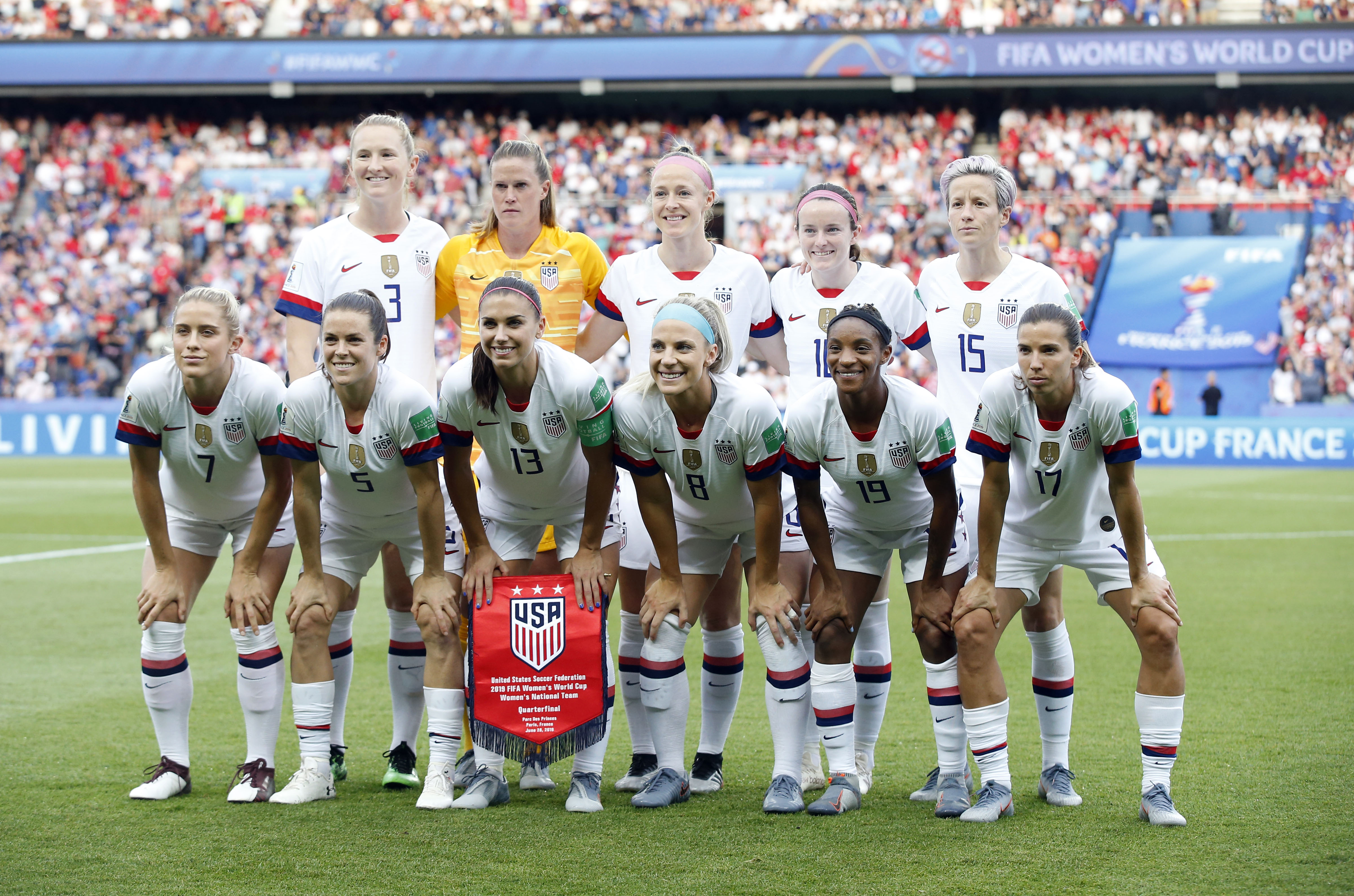 关于美国女足队员备战热身比赛,磨炼战斗力与配合的信息 关于美国女足队员备战热身比赛,磨炼战斗力与配合的信息