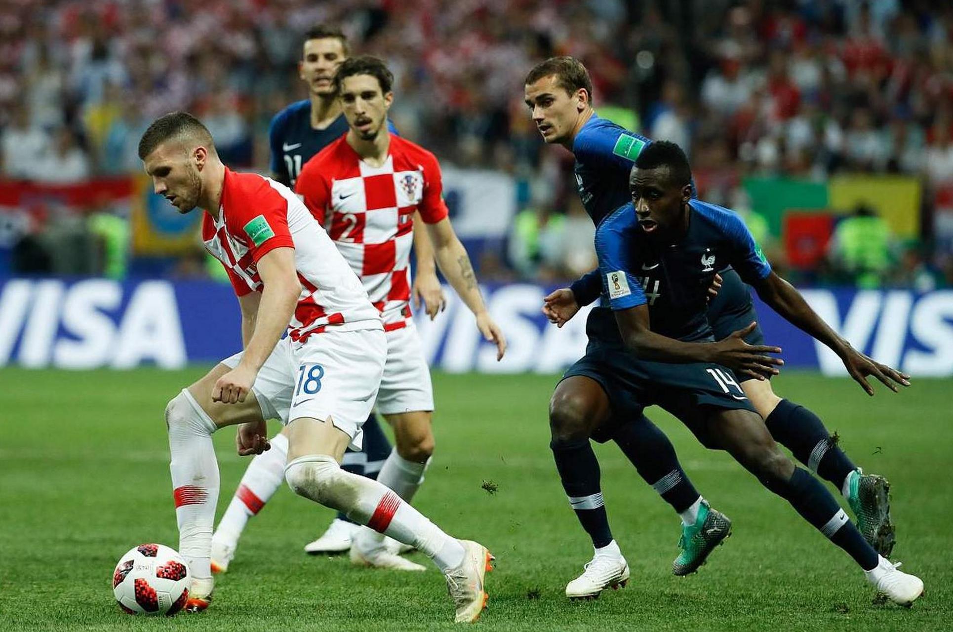 克罗地亚队客场大胜土耳其队，升至首位