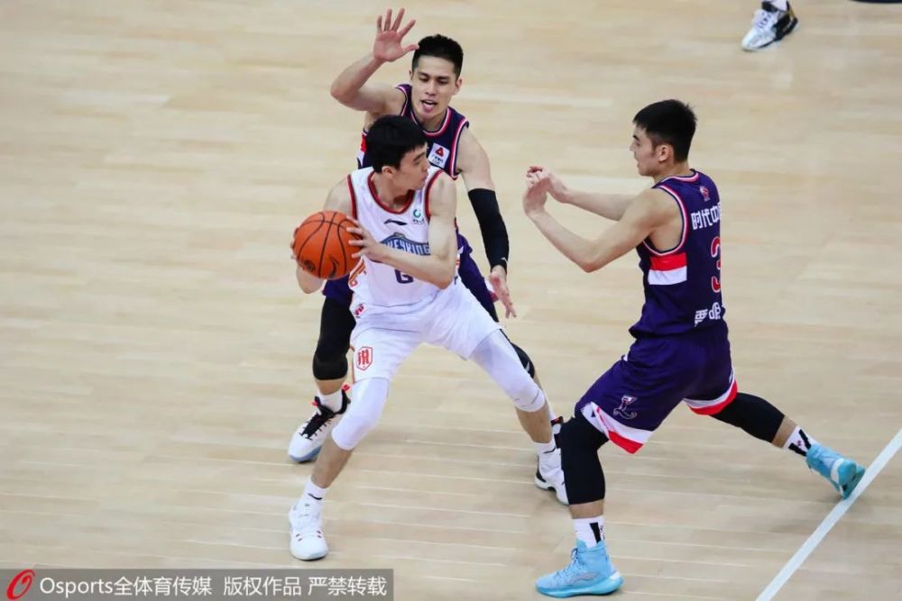 捷克波德瓦队员卓越发挥,大胜对手 捷克波德瓦队员卓越发挥,大胜对手