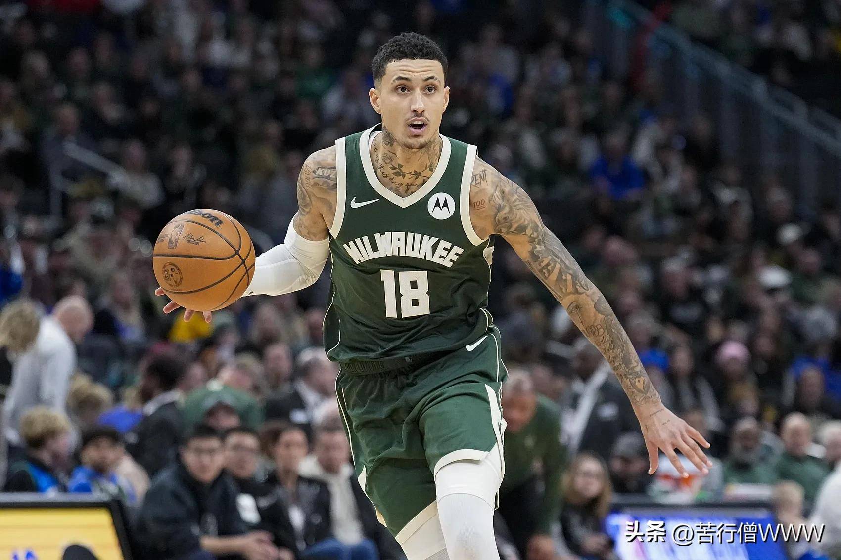 勇士主场大胜雄鹿蝉联西部榜首的简单介绍 勇士主场大胜雄鹿蝉联西部榜首的简单介绍