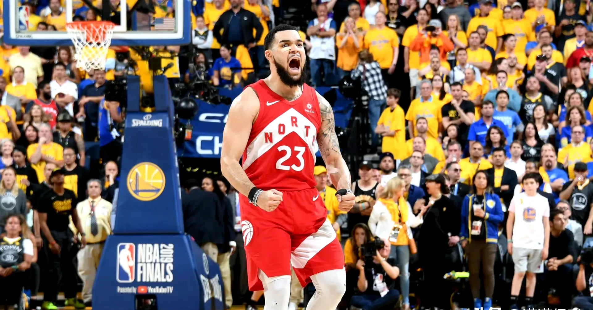 猛龙大胜黄蜂,范弗利特发威28分 猛龙大胜黄蜂,范弗利特发威28分