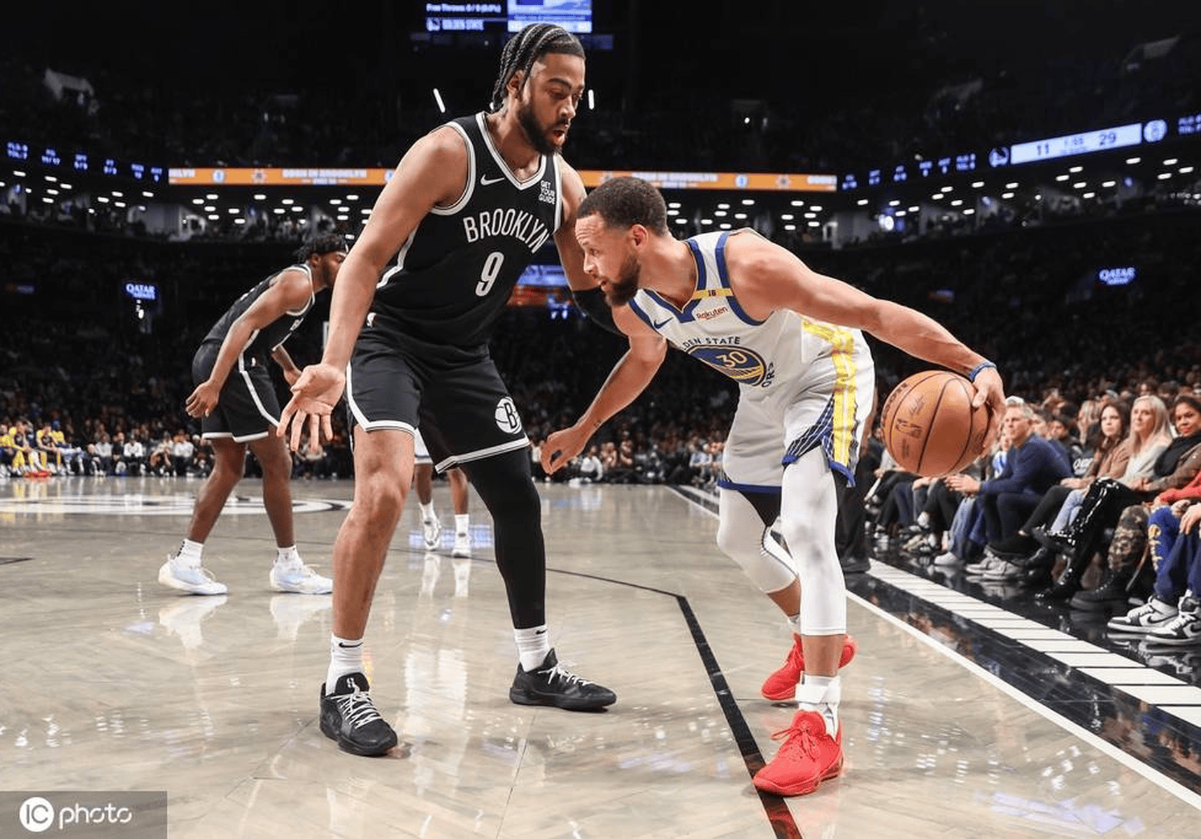 勇士力克爵士，库里砍下30分