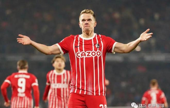 拜仁慕尼黑击败勒沃库森,重返德甲榜首位置 拜仁慕尼黑击败勒沃库森,重返德甲榜首位置