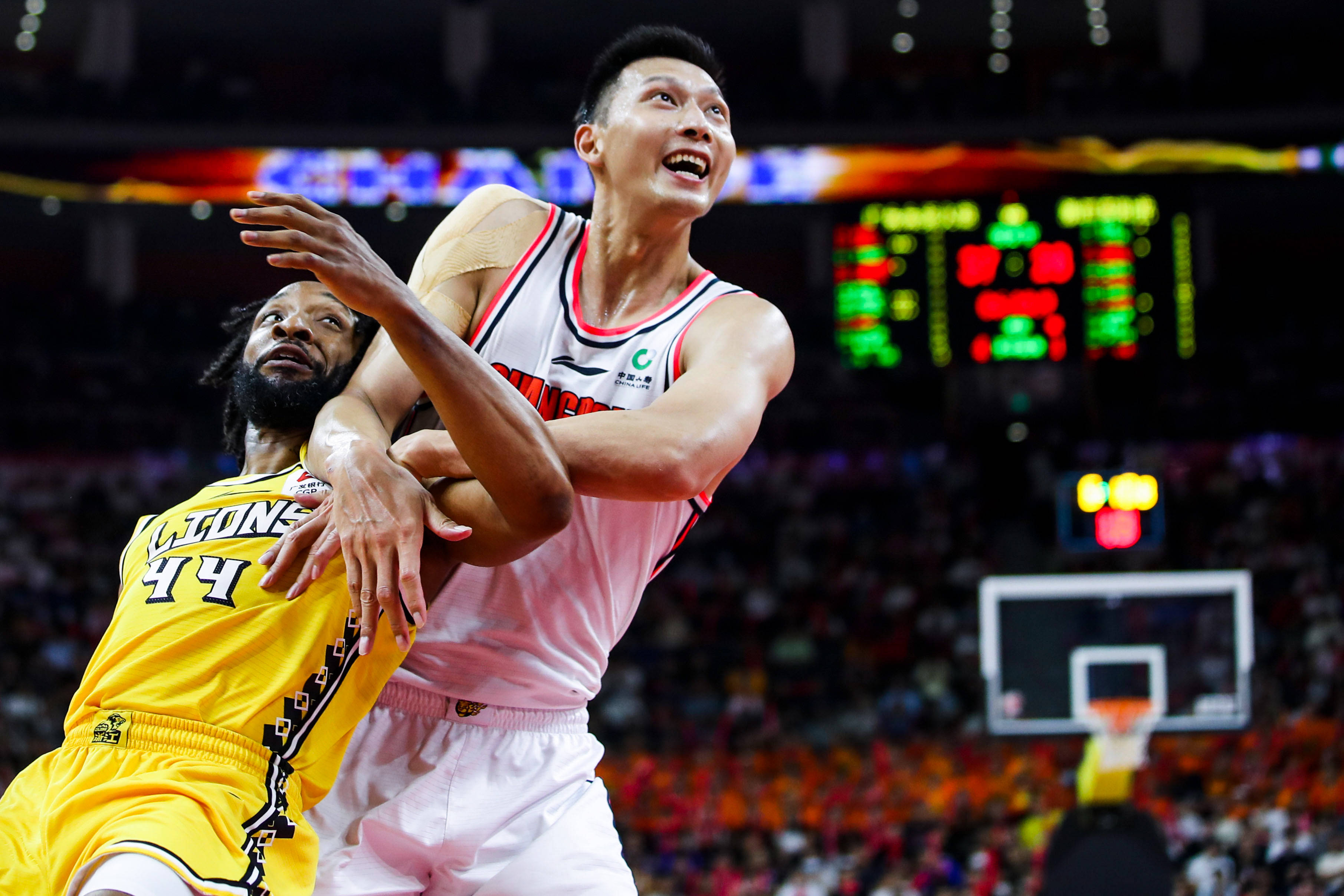 易建联独得29分广东不敌辽宁 易建联独得29分广东不敌辽宁