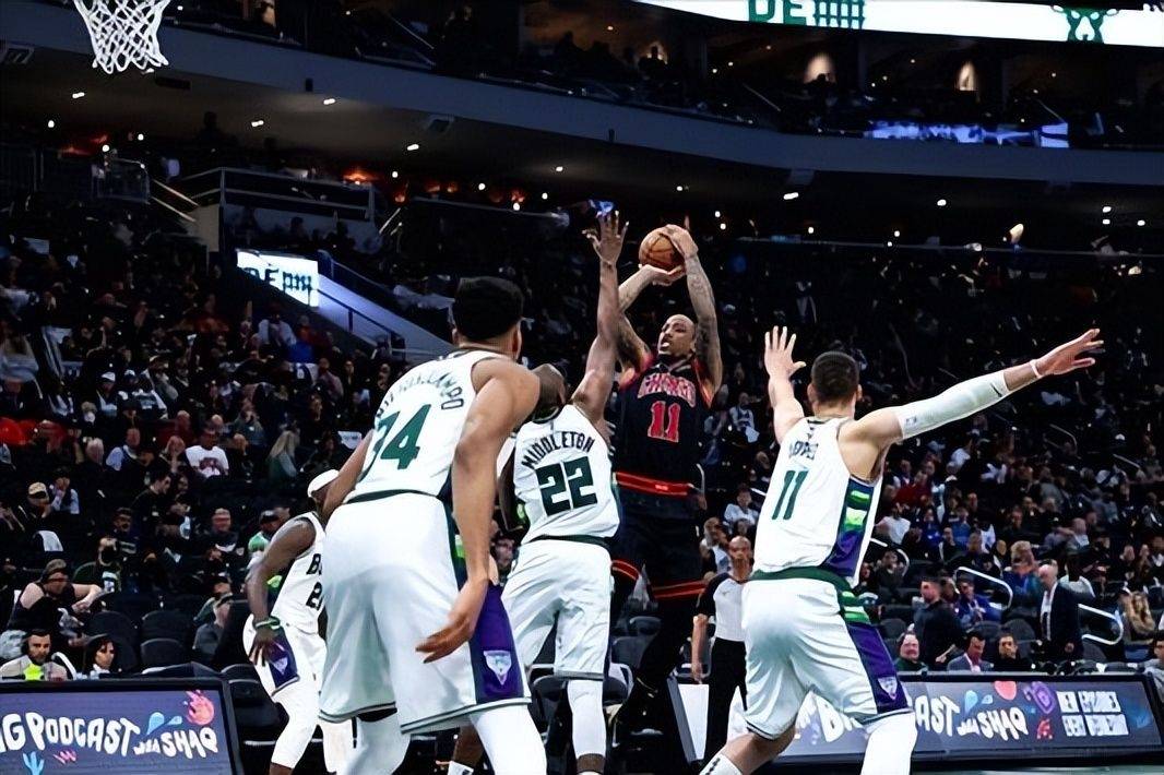 包含雄鹿胜公牛，布莱索轰下20分的词条