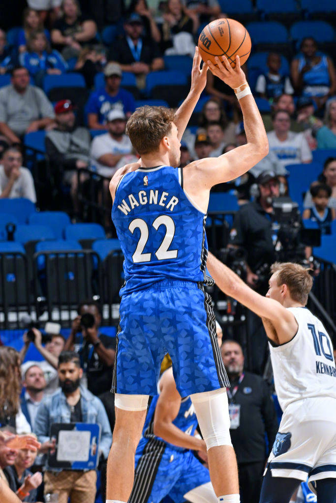 关于灰熊力克魔术，取得三连胜的信息